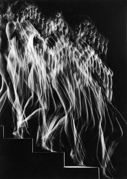Gjon Mili: Nu descendant un escalier 1942